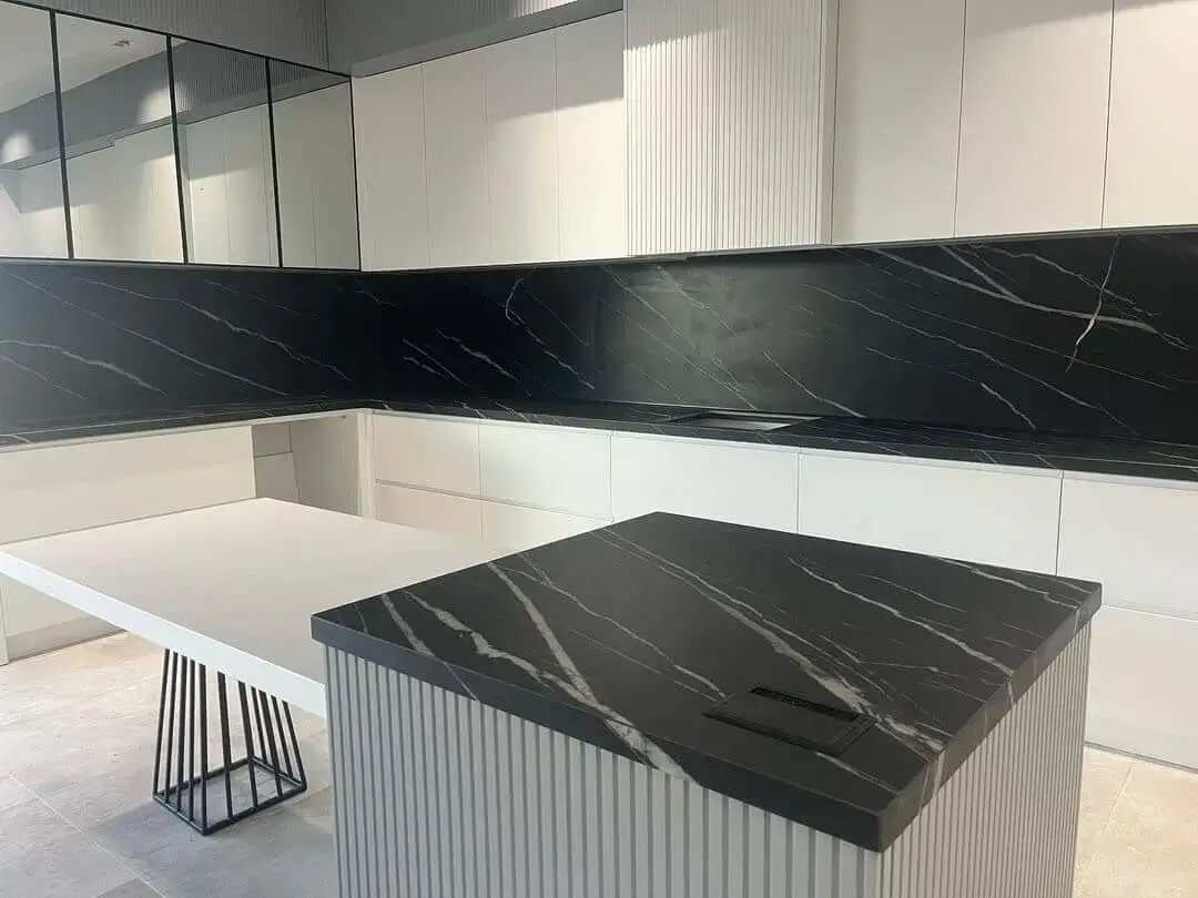 mẫu đá hoa cương phòng bếp đẹp tại tphcm