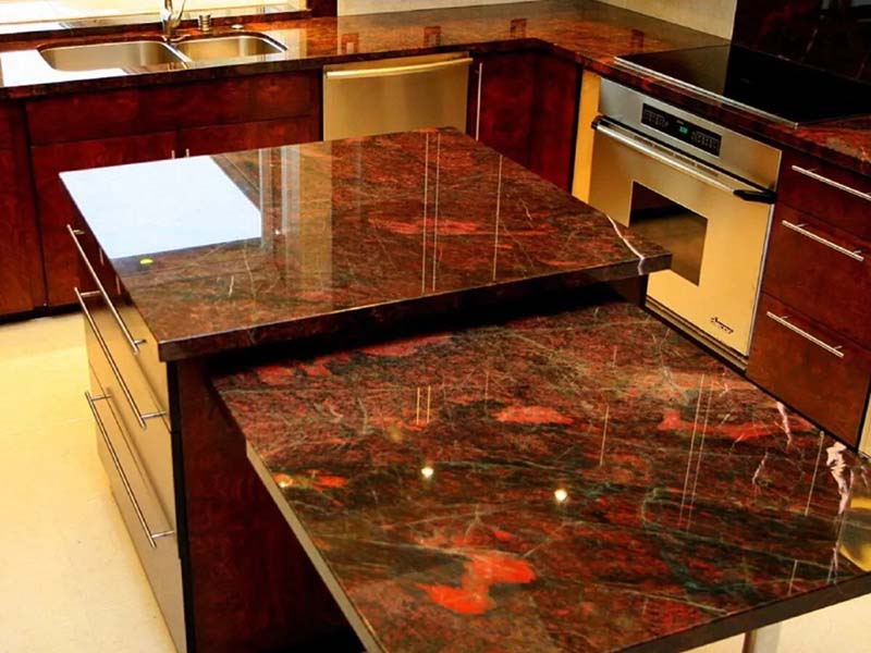 Bếp ốp đá granite alaska red
