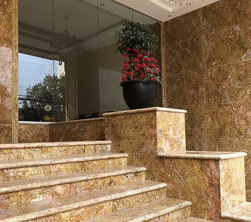Đá granite màu vàng bậc thềm