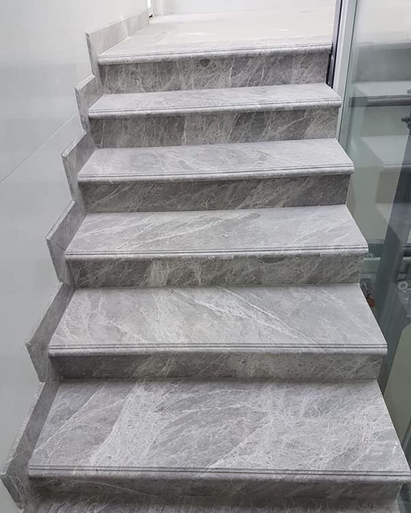 Cầu thang đá granite màu xám
