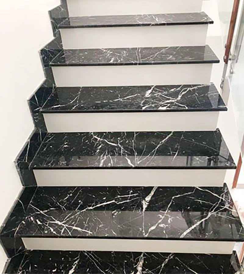 Đá granite đen cầu thang