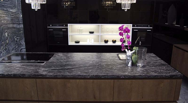 Mặt bàn đá granite magma black