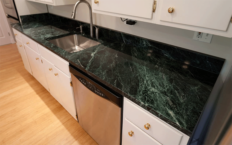 Bếp đá granite màu xanh