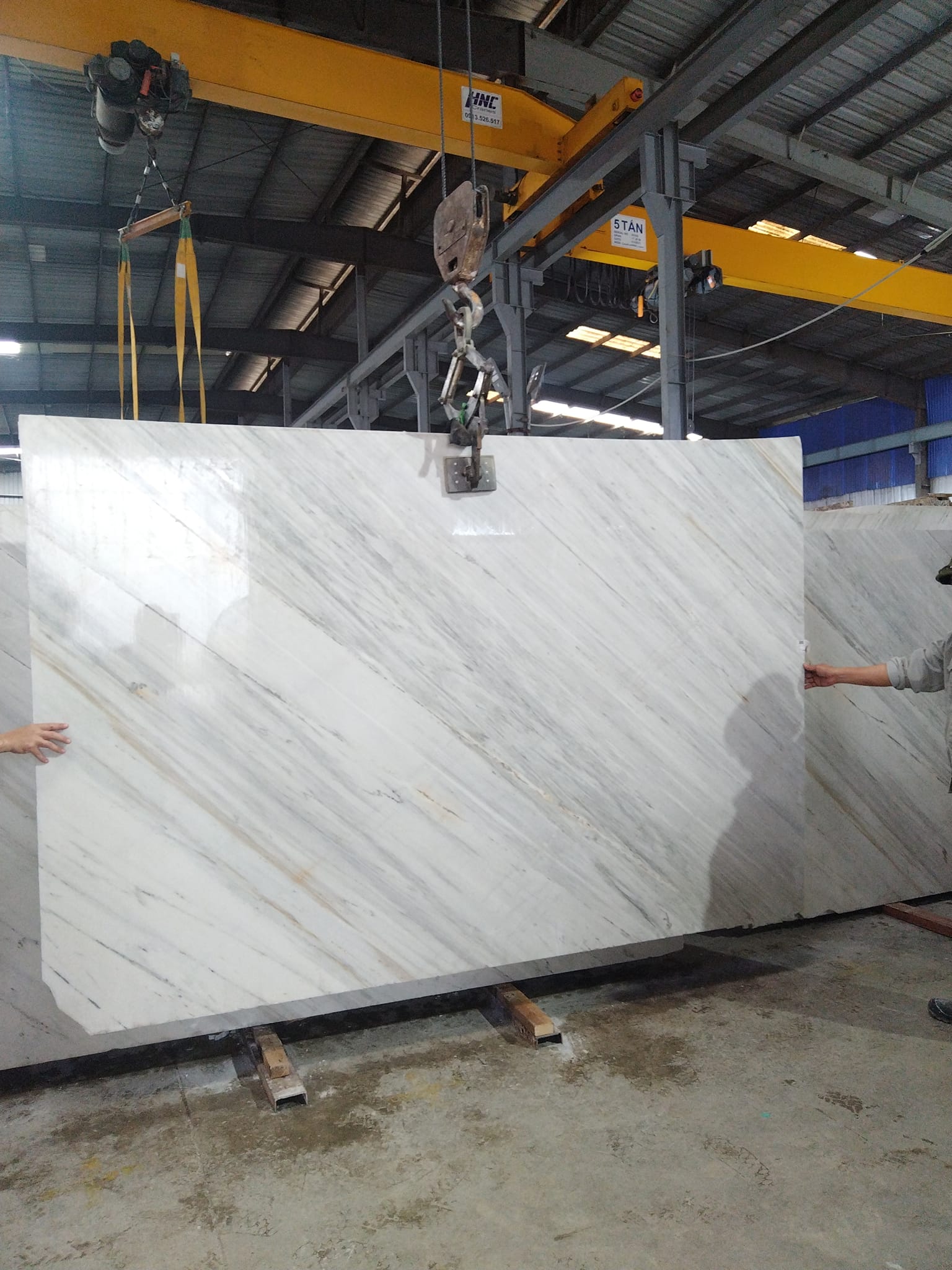 Đá Trắng Polaris Ốp Bếp Cầu Thang Lavabo Mặt Tiền Đẹp Tinh Tế