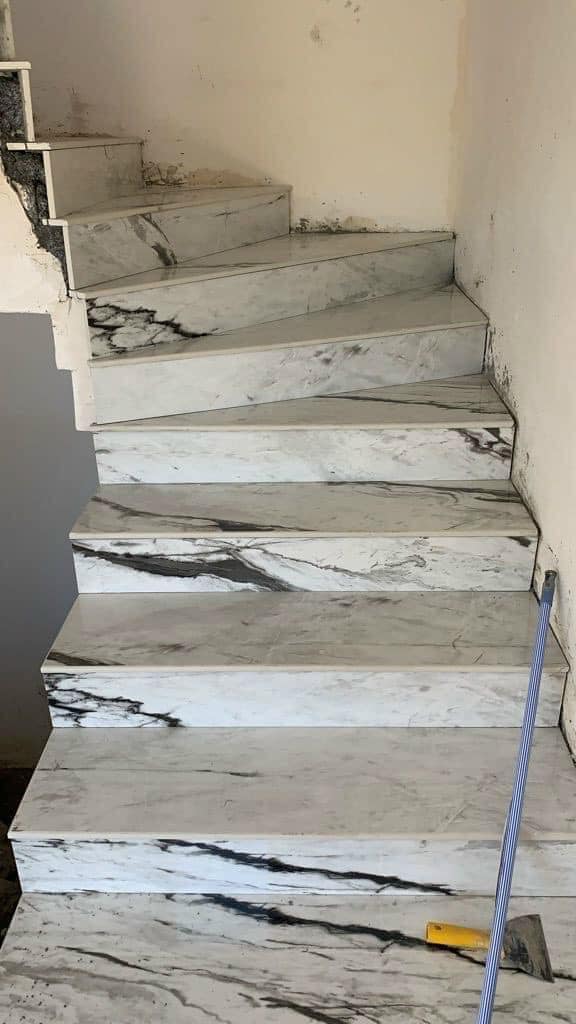 Đá Lamar Modern Statuario Ốp Cầu Thang