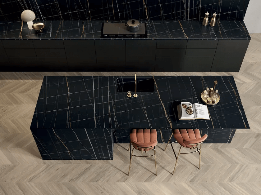 Báo Giá Đá Lamar Sahara Noir Ốp Bàn Bếp, Quầy Bar, Bàn Đảo Bếp Đẹp Sang Trọng 2025