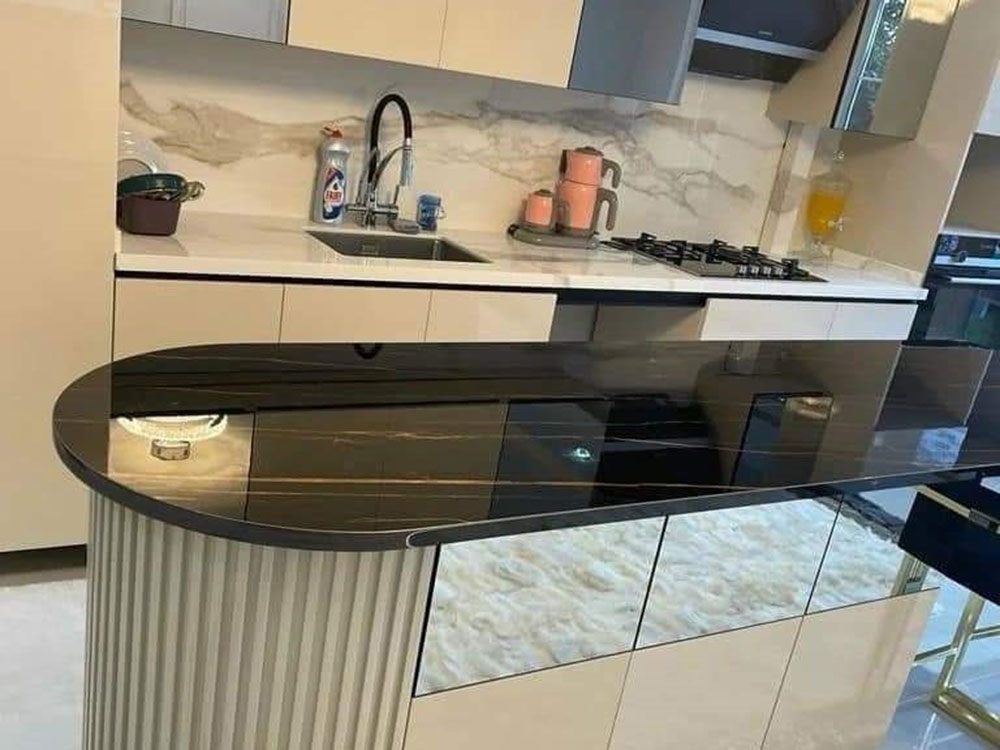 Báo Giá Đá Lamar Sahara Noir Ốp Bàn Bếp, Quầy Bar, Bàn Đảo Bếp Đẹp Sang Trọng 2025
