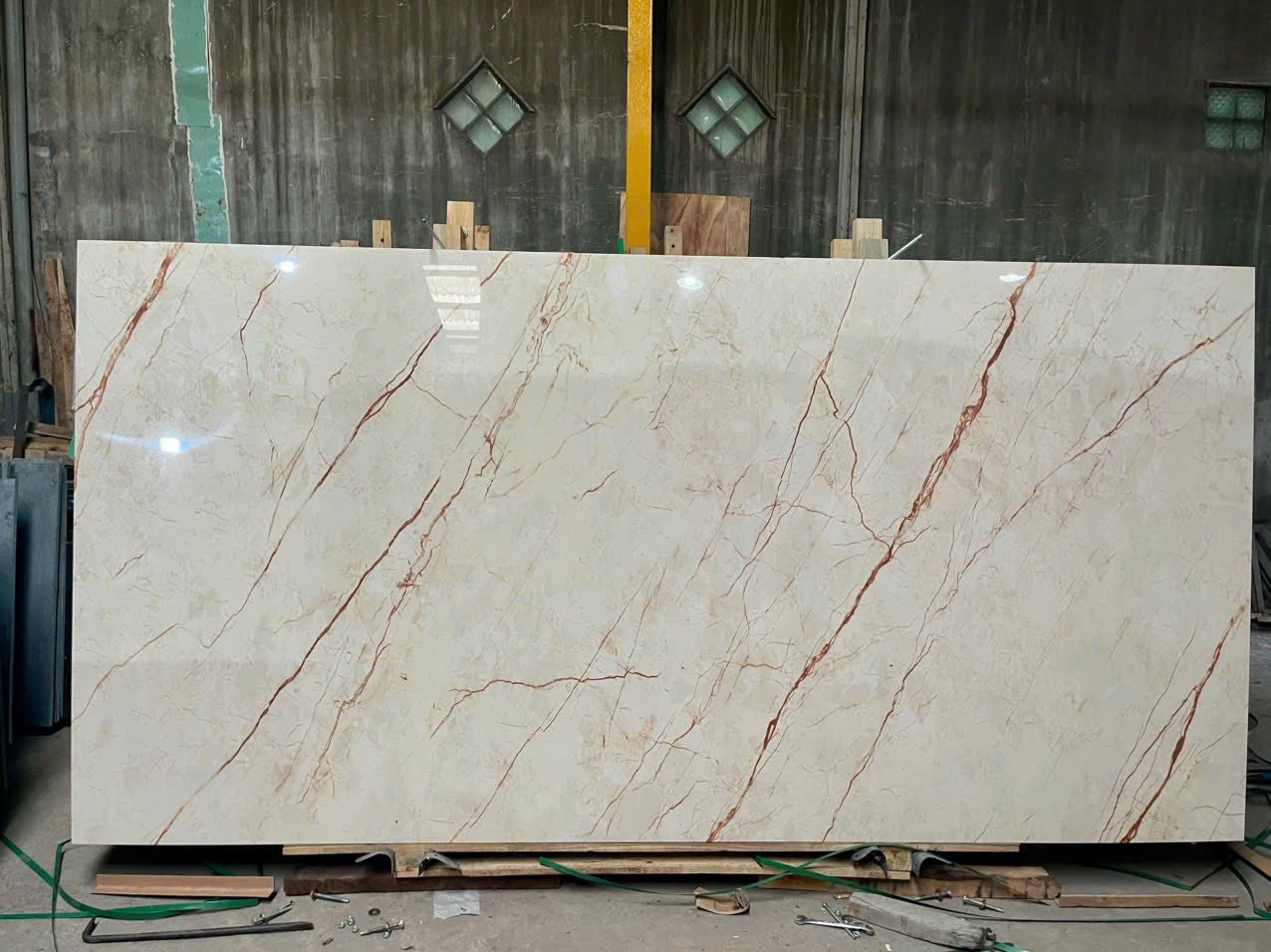 Ốp Bếp Bằng Đá Marble Rosa Light – Vẻ Đẹp Nhẹ Nhàng, Dễ Vệ Sinh