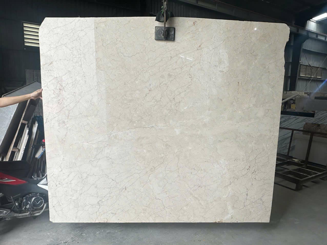 Thi Công Cầu Thang Đá Marble Rosa Light – Tinh Tế Từ Mọi Góc Nhìn