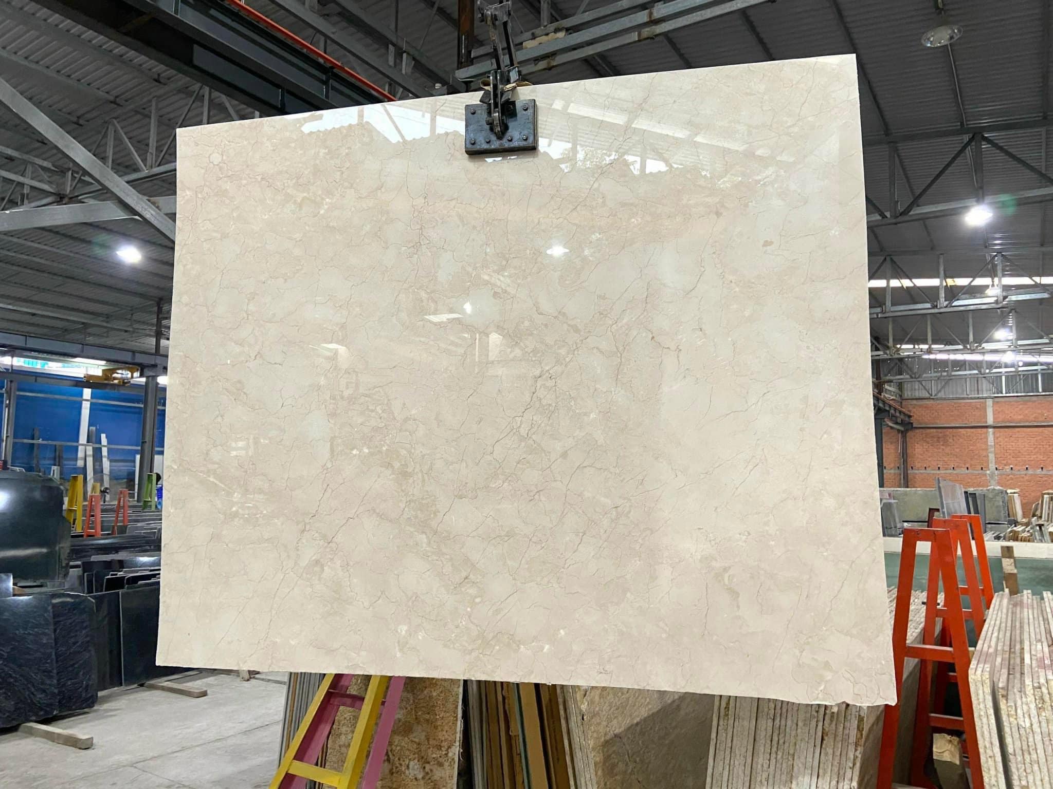 Thi Công Cầu Thang Đá Marble Rosa Light – Tinh Tế Từ Mọi Góc Nhìn