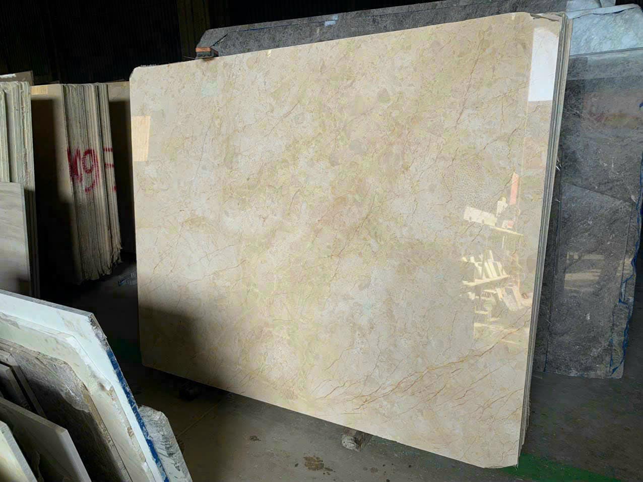 Ốp Bếp Bằng Đá Marble Rosa Light – Vẻ Đẹp Nhẹ Nhàng, Dễ Vệ Sinh