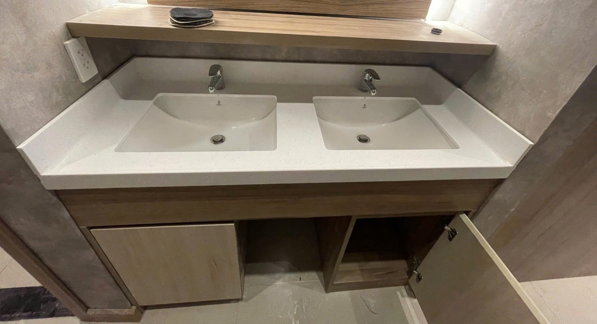 Mặt lavabo đá nhân tạo hàn quốc