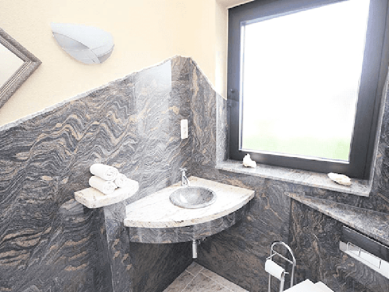 Đá granite paradiso bash tường và sàn