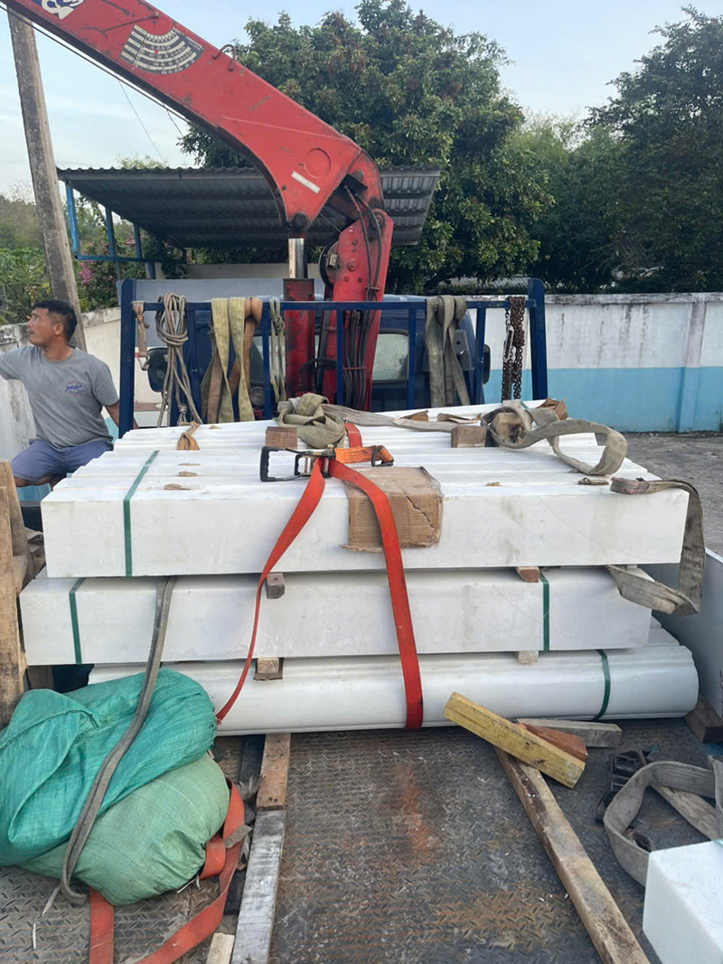 Cột đá hoa cương